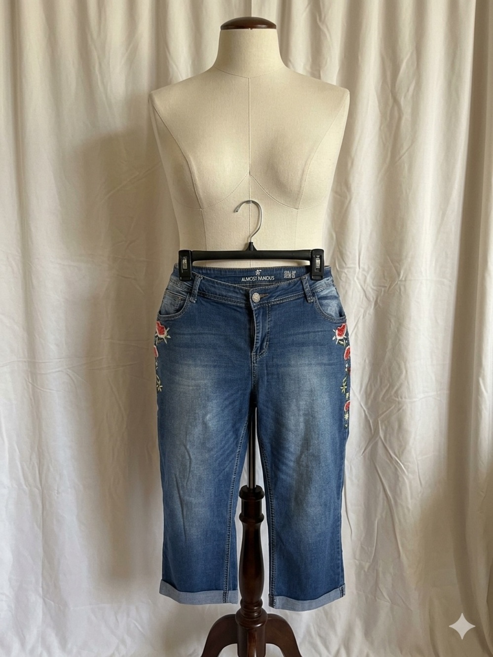 Almost Famous Blue Cropped Jeans with Red Floral Embroidery